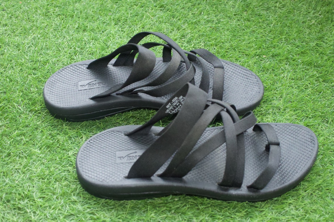 Back View of Wentu Slippers (Size 41)